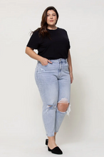 Load image into Gallery viewer, Erika Mom Jean