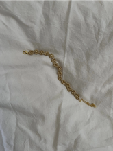 Load image into Gallery viewer, The Daisy Bracelet