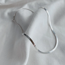Load image into Gallery viewer, Herringbone Necklace