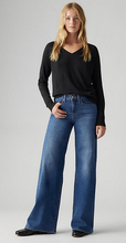 Load image into Gallery viewer, Levi's 318 Wide Leg Shaping Jean Clever Girl