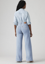 Load image into Gallery viewer, Levi's® 318 Shaping Wide Leg