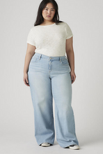 Load image into Gallery viewer, Levi's® 318 Shaping Wide Leg