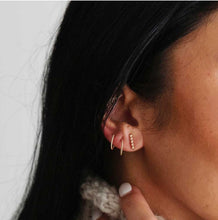 Load image into Gallery viewer, Sleeper Hoop Earrings