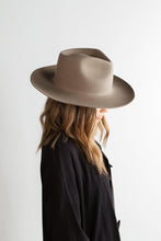 Load image into Gallery viewer, The Zephyr Rancher