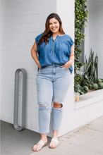 Load image into Gallery viewer, Erika Mom Jean
