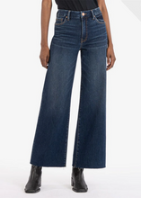 Load image into Gallery viewer, Kut from the Kloth Meg wide leg Fab Ab in Exhibited wash jeans.
