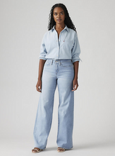 Load image into Gallery viewer, Levi&#39;s® 318 Shaping Wide Leg
