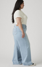 Load image into Gallery viewer, Levi&#39;s® 318 Shaping Wide Leg
