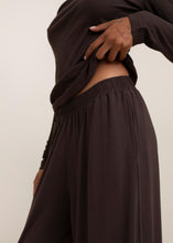 Load image into Gallery viewer, Leif Cropped Pant
