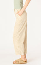 Load image into Gallery viewer, Fawn Ankle Jean
